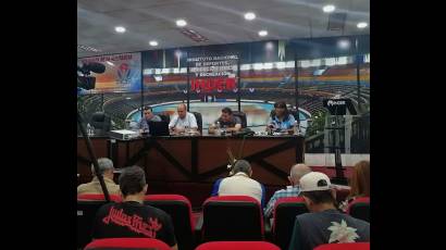 Conferencia de prensa en Ciudad Deportiva.