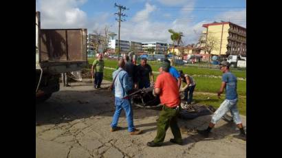 El heroísmo de los vueltabajeros se puso a prueba durante la recuperación en la Universidad Hermanos Saíz Monte de Oca, una de la instituciones más afectadas en la provincia tras el paso de huracán Ian.