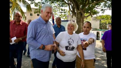 Encuentros del Presidente Miguel Díaz-Canel y otros candidatos a la Asamblea Nacional con diversos sectores en Santa Clara