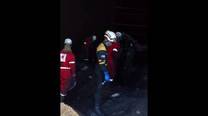 Se trabaja dentro de la chimenea
