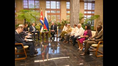 Raúl y Díaz-Canel  recibieron al Ministro  de Asuntos Exteriores  de Rusia.