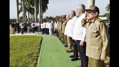 Ceremonia de tributo a dos hombres de absoluta lealtad.