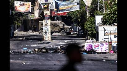 Vehículos blindados israelíes en Jenin