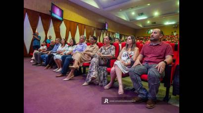 Al encuentro asistieron, además, la ministra de Comunicación, Mayra Averich Marín, así como los viceministros primeros Inés María Chapman Waugh y Jorge Luis Perdomo Di-Lella. También estuvo presente el viceministro de Cultura, Fernando Rojas.