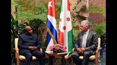 Miguel Díaz-Canel Bermúdez, al dar la bienvenida oficial a su homólogo burundés, Évariste Ndayishimiye