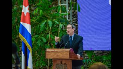 Canciller de Cuba en conferencia de prensa acerca del conflicto Israel-Palestina.