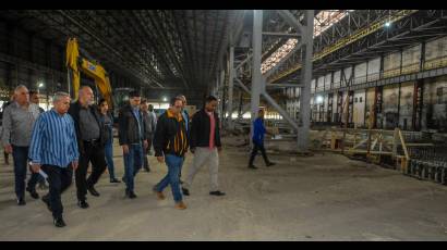 Primer Ministro recorre Antillana de Acero