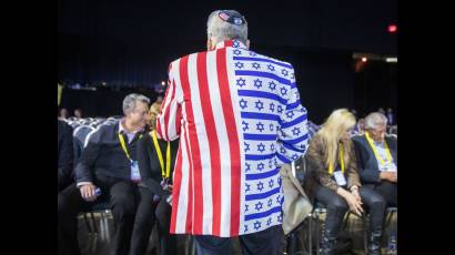 Un asistente a la sesión general anual de la Aipac.