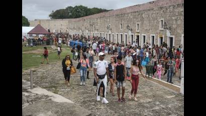 La vieja Fortaleza habanera abre sus puertas cada año a la lectura y el saber.