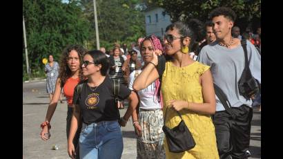 Celebrar el cumpleaños 63 de la OPJM y 62 de la vanguardia política juvenil.