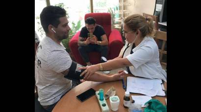 Integrantes del proyecto sociocultural agramontino Golpe a Golpe realizan donaciones de sangre