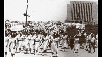 Hace 65 años la entonces Plaza Cívica vibró con el paso estremecedor de miles de cubanos. 