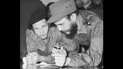 Fidel junto a su hermano de sangre y de lucha, Raúl