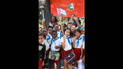 Abril y el abrazo de orgullo