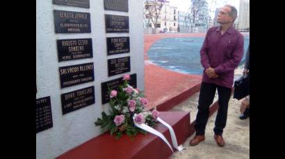 El patriota boricua depositó una ofrenda floral a Filiberto Ojeda Ríos, Eugenio María de Hostos y Pedro Albizu Campos