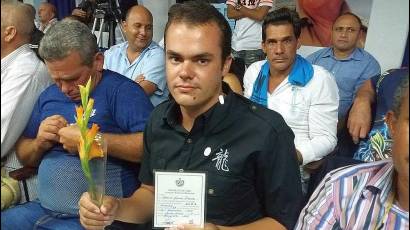 Gabriel es ahora un joven delegado que no teme enfrentar problemas y apuesta por el futuro