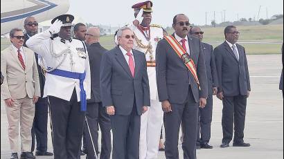 Llega Raúl a Antigua y Barbuda