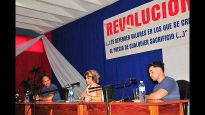 Gerardo y Elián dialogaron con los asistentes al 10mo.Fórum Nacional de Historia