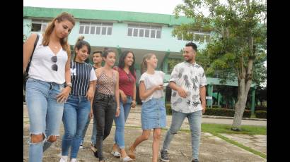 Estudiantes de la Universidad de Camagüey apoyan la docencia en diversas escuelas