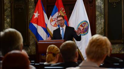 Presidente de Serbia en encuentro en la UH