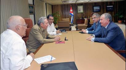 Raúl Castro Ruz e Igor Sechin