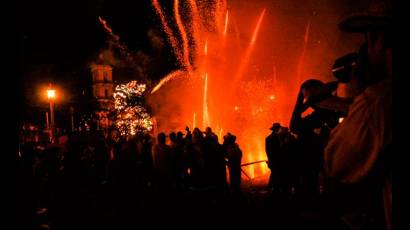 Los fuegos artificiales constituyen uno de los principales atractivos de las tradicionales parrandas remedianas.