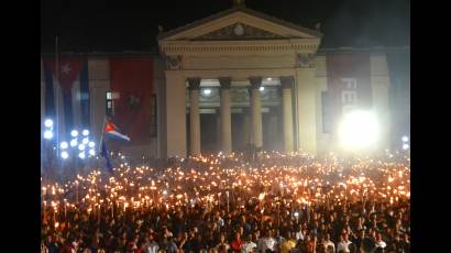 Cuando las antorchas hacen un mar de fuego por Martí