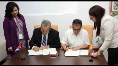 Acuerdo de cooperación entre universidades ecuatorianas y la cubana