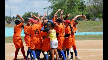 Softbol femenino cubano