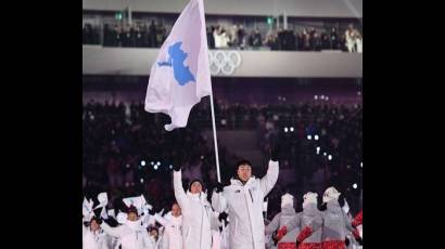 Las dos Coreas desfilan bajo una sola bandera
