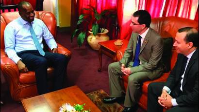 El primer ministro de Dominica, Roosevelt Skerrit, recibió a Jorge Arreaza, quien desarrolló en ese país la octava etapa de una gira latinoamericana y caribeña que comenzó en Cuba.