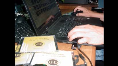 Festival Nacional de la radio universitaria se celebra en Holguín