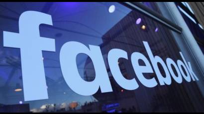 Crea Facebook falsos perfiles saltando sus propias normas