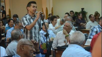 Jóvenes en el segundo Foro de la Socieda Civil.