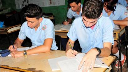 Se mantiene la realización de tres exámenes de ingreso a la Educación Superior: Matemática, Español e Historia de Cuba.