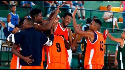 Villa Clara venció por barrida en la Liga Superior de Baloncesto