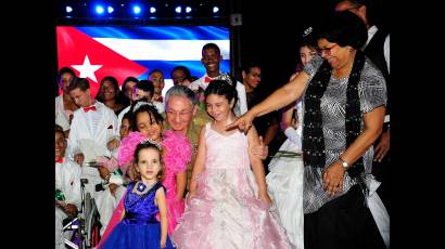 Visita Raúl la escuela especial Solidaridad con Panamá