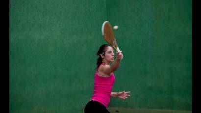 Las muchachas del Cuba A en el frontenis olímpico femennino Lisandra Lima y Daniela Darriba, salieron airosas en su primera presentación 15-2 y 15-1 ante el Perú B