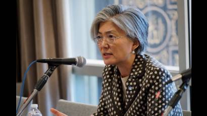 La ministra de Relaciones Exteriores, Kang Kyung-wha, dijo que Seúl mostrará flexibilidad para poner fin a guerra coreana