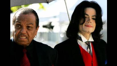 Joe Jackson junto a Michael Jackson