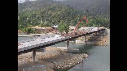 El puente sobre el río Toa