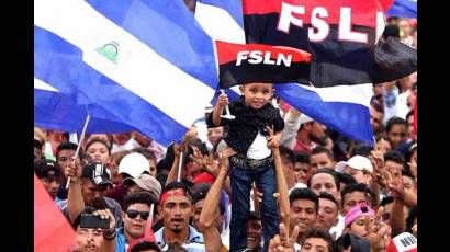 Pueblo sandinista festeja aniversario de la Revolución