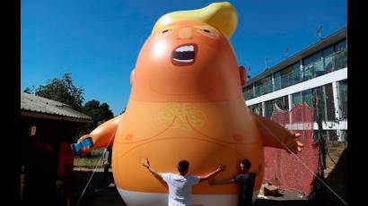 El globo gigante del bebé Trump