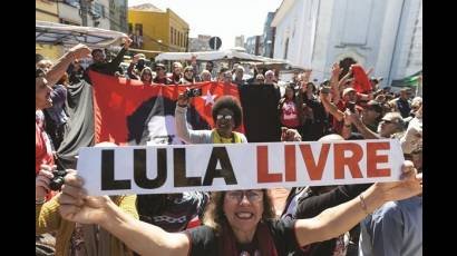 El pueblo se manifiesta a favor de Lula