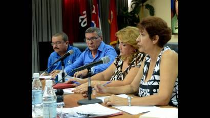 Ministra de Educación evalúa en Sancti Spíritus preparativos del curso escolar