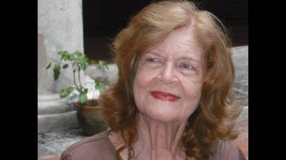 Toda la Patria sobre su tumba