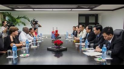 Reciben en Cuba a dirigente vietnamita