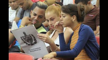 Consulta popular del Proyecto de Constitución de la República