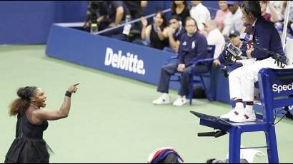 Serena Williams acusa de machista al juez de silla