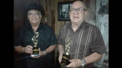 El músico Eliades Ochoa y el escritor Miguel Barnet